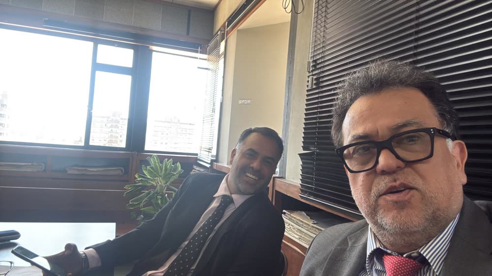 Fabián y Sergio Camaño en una oficina