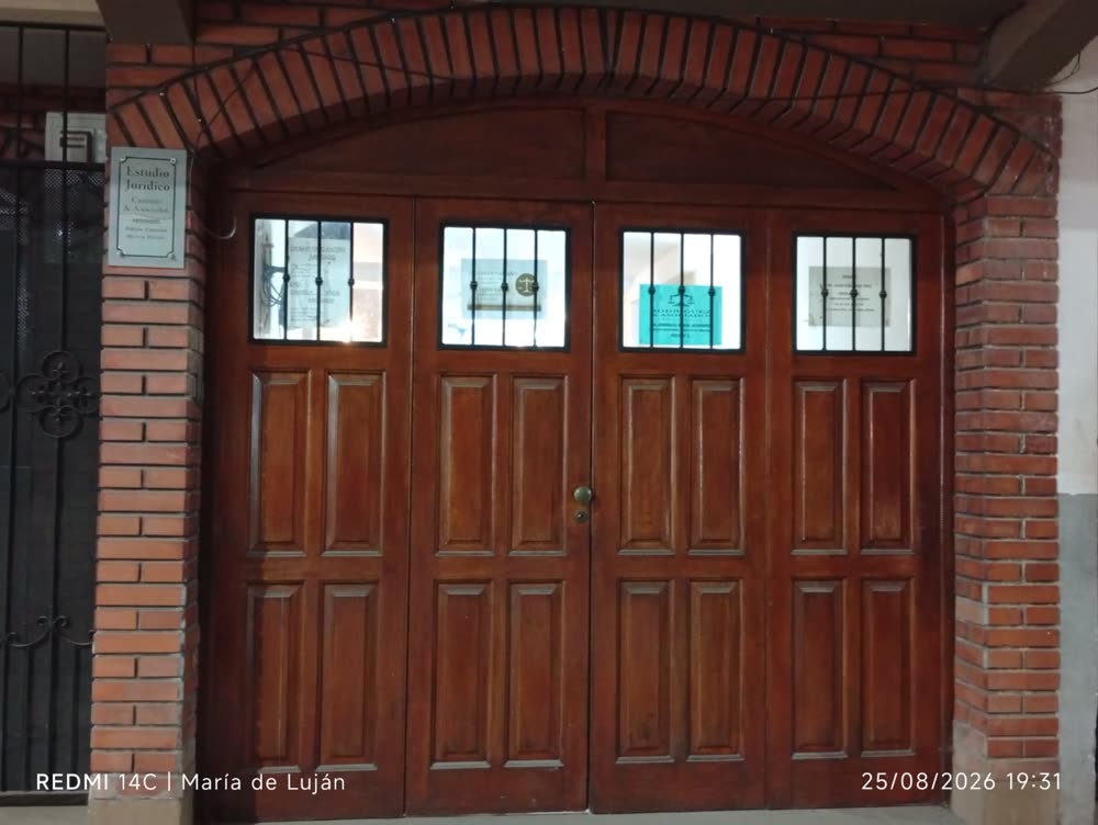 Entrada del Estudio Jurídico Camaño & Asociados en Ledesma