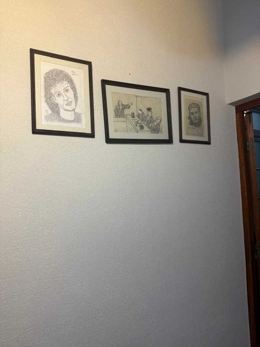 Dibujo del Palacio de Justicia en el estudio
