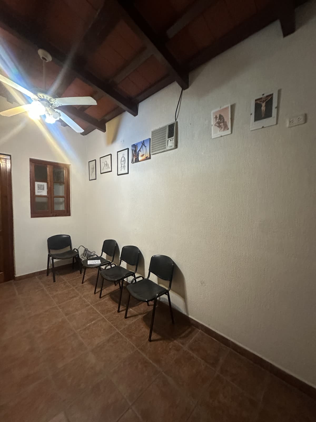 Sala de espera del estudio